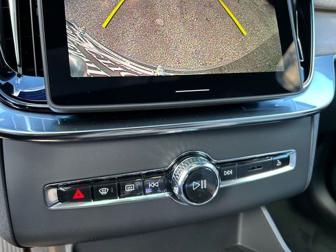 New 2026 Volvo XC90 B6 Core w/ Protection Package image 18