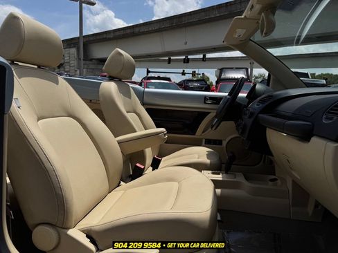 Used 2010 Volkswagen Beetle Convertible FWD image 27