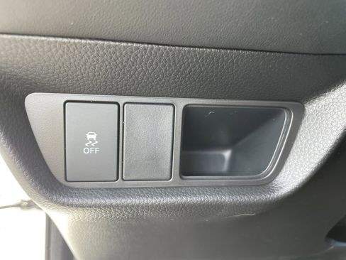 New 2026 Honda HR-V LX image 32