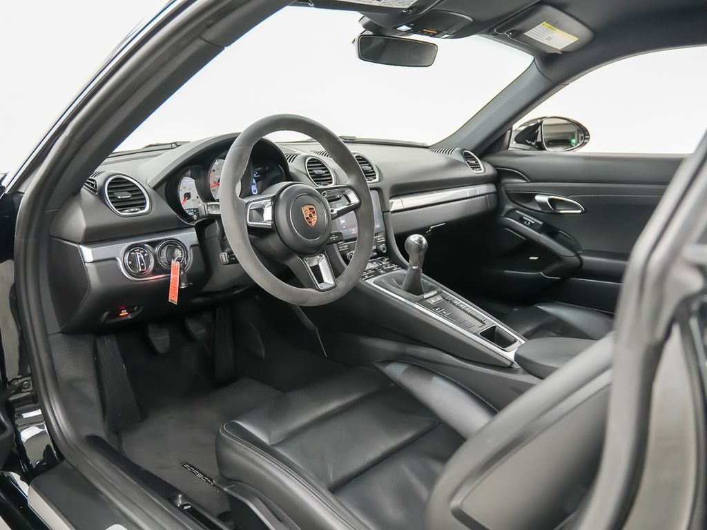 Used 2018 Porsche 718 Cayman RWD image 4