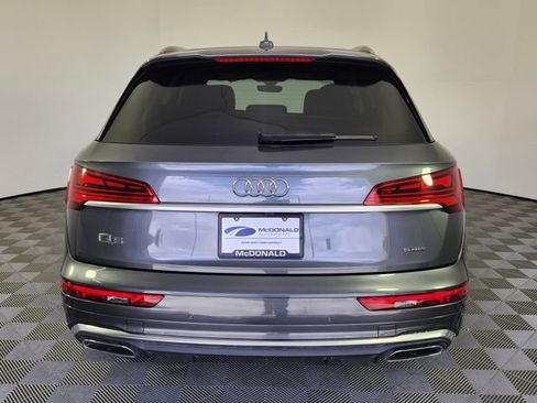 Used 2023 Audi Q5 2.0T Premium w/ Convenience Package image 4