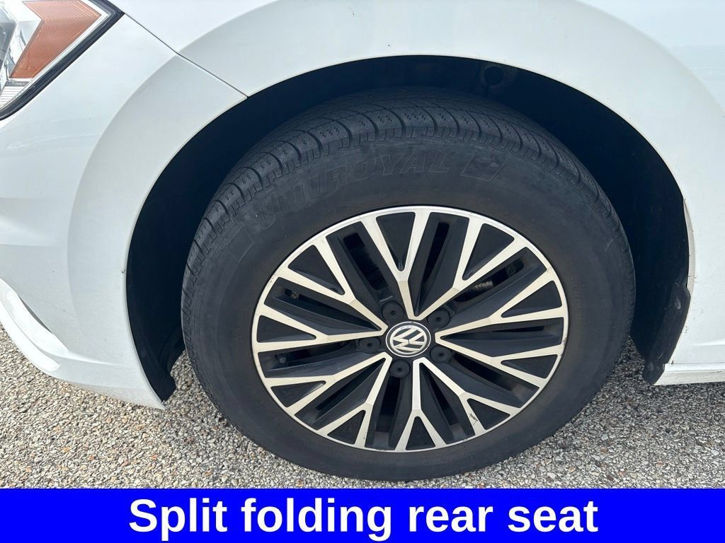 Used 2019 Volkswagen Jetta SEL w/ Cold Weather Package FWD image 13