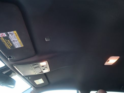 Used 2019 Toyota Tacoma TRD Off-Road image 17