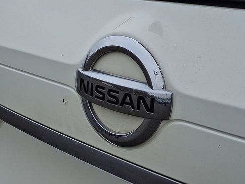 Used 2018 Nissan Rogue SV image 30