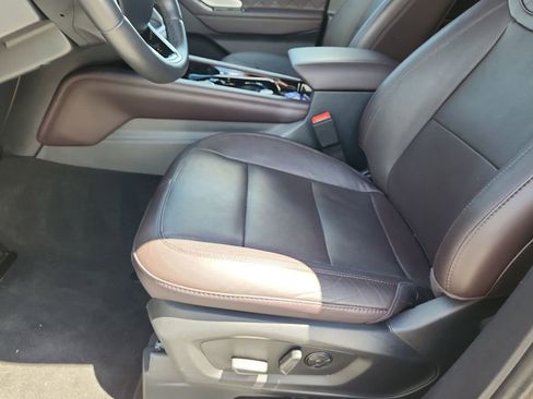 Used 2025 Ford Explorer Platinum w/ LUX Leather Package AWD/4WD image 9