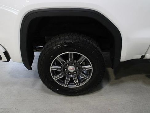Used 2024 GMC Sierra 1500 AT4 w/ Technology Package AWD/4WD image 34