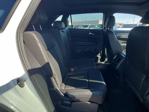 Used 2020 Volkswagen Atlas Cross Sport SE w/ Panoramic Sunroof Package image 26