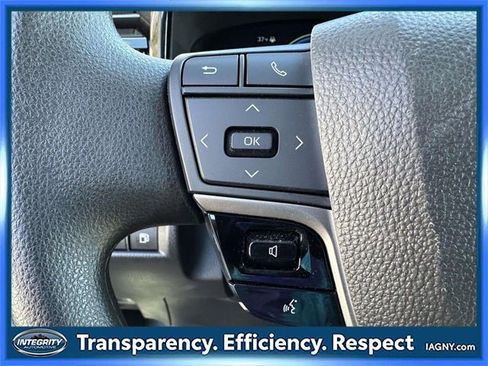 Used 2025 Toyota Camry LE image 30