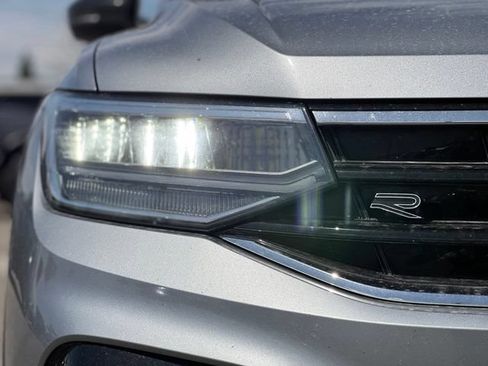 Used 2023 Volkswagen Tiguan SE R-Line AWD/4WD image 12