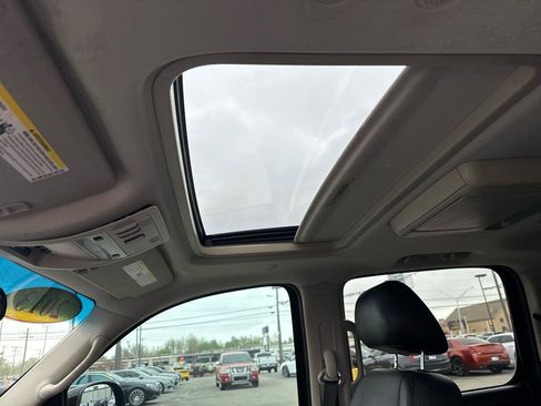 Used 2013 GMC Yukon XL Denali image 26