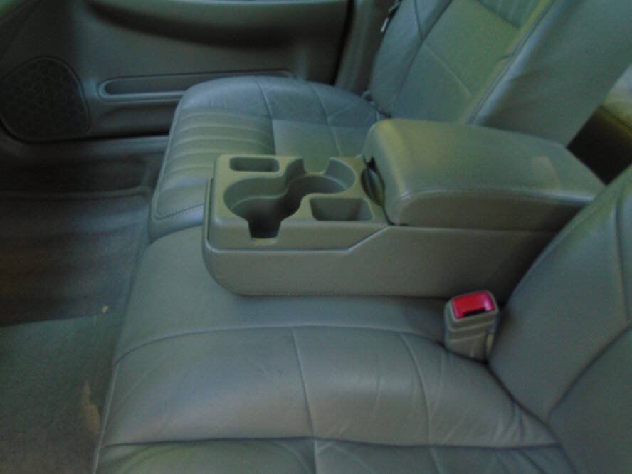 Used 2001 Chevrolet Impala w/ Preferred Equipment Group FWD image 15