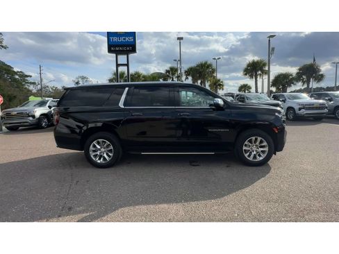 Used 2024 Chevrolet Suburban Premier RWD image 9