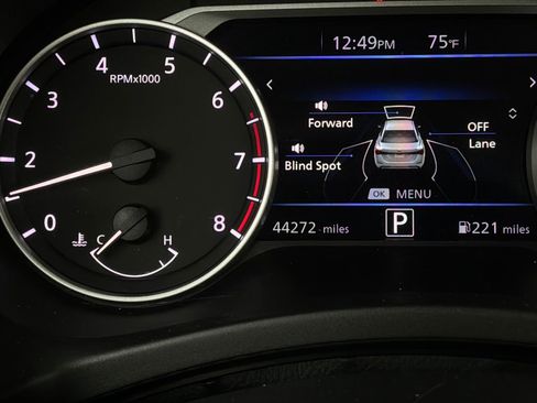 Used 2025 Nissan Sentra SV FWD image 36