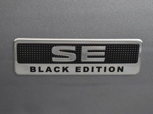 Used 2023 Mitsubishi Outlander SE image 11