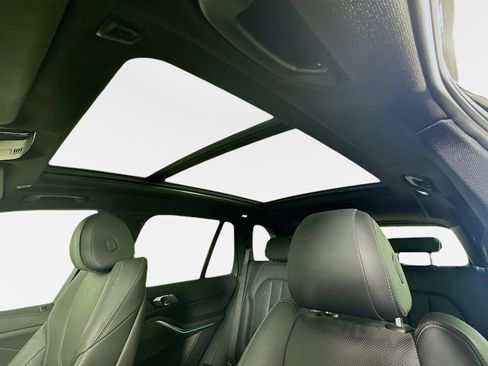 Used 2022 BMW X5 xDrive40i w/ Premium Package image 29