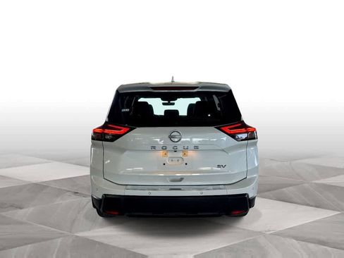 Used 2024 Nissan Rogue SV FWD image 7