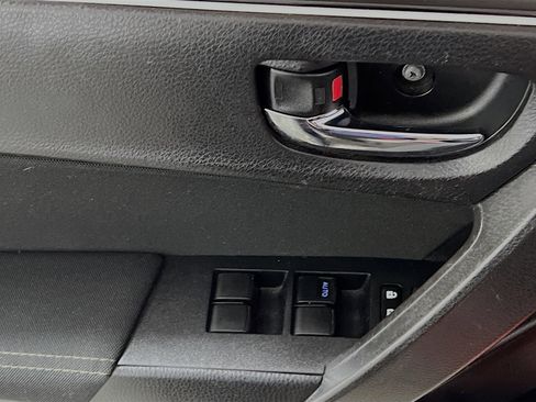 Used 2019 Toyota Corolla LE image 17