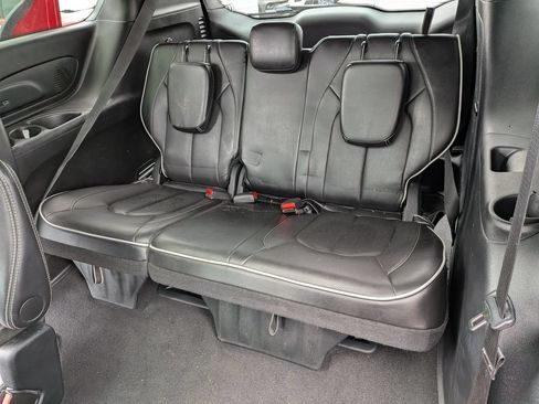 Used 2025 Chrysler Pacifica Limited FWD image 21