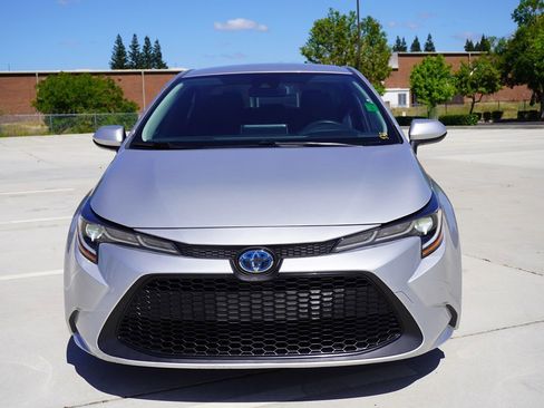 Used 2020 Toyota Corolla LE w/ Carpet Mat Package (TMS) FWD image 7