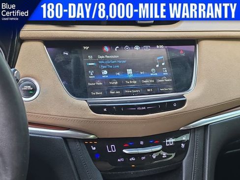 Used 2017 Cadillac XT5 Platinum AWD/4WD image 19