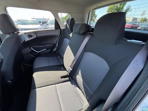 Used 2025 Kia Soul LX w/ LX Technology Package FWD image 27