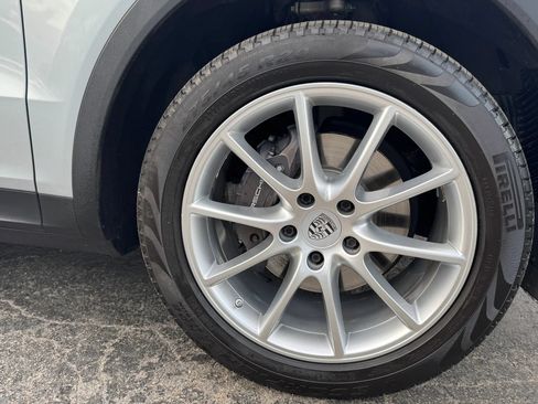 Used 2020 Porsche Cayenne AWD/4WD image 32