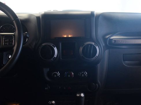 Used 2015 Jeep Wrangler Sport AWD/4WD image 28