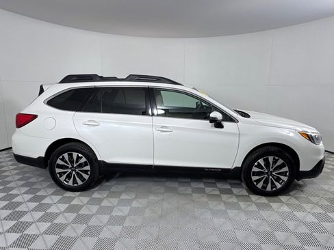 Used 2015 Subaru Outback 2.5i Limited image 4