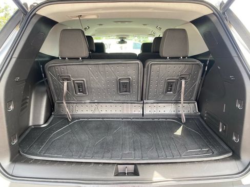 Used 2020 Chevrolet Traverse LT w/ Driver Confidence II Package FWD image 5