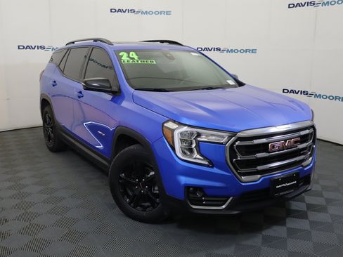 Used 2024 GMC Terrain AT4 AWD/4WD image 2