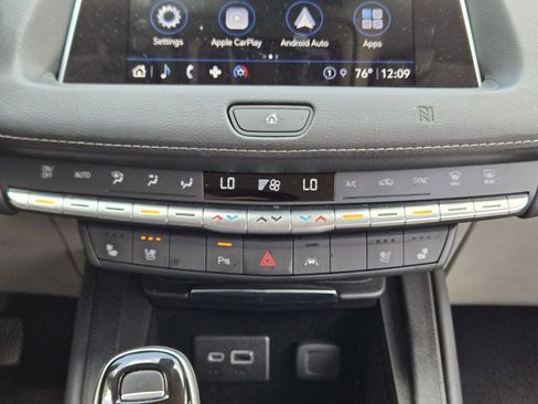 Used 2021 Cadillac XT4 Premium Luxury FWD image 24