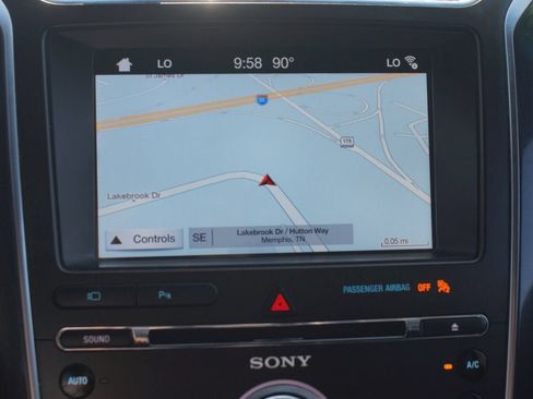 Used 2018 Ford Explorer Limited AWD/4WD image 7