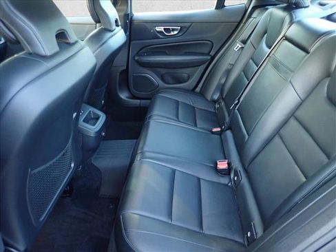 Used 2019 Volvo S60 T6 Momentum w/ Multimedia Package AWD/4WD image 8