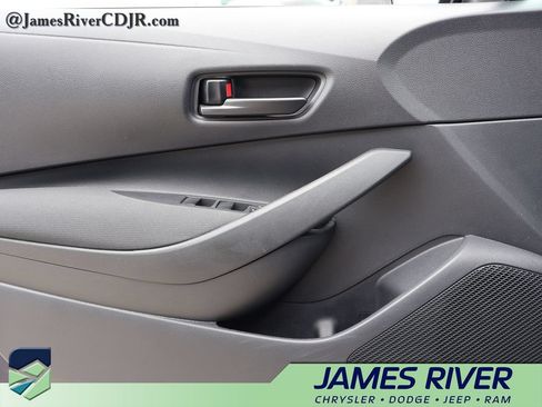 Used 2025 Toyota Corolla LE FWD image 20