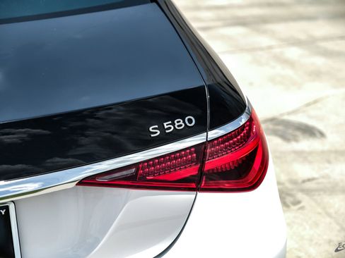 Used 2024 Mercedes-Benz Maybach S 580 4MATIC image 16