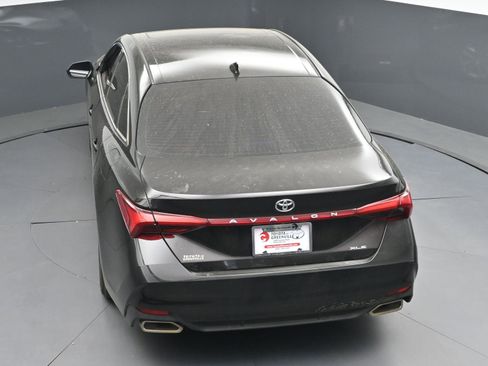 Used 2019 Toyota Avalon XLE w/ Moonroof Package image 35