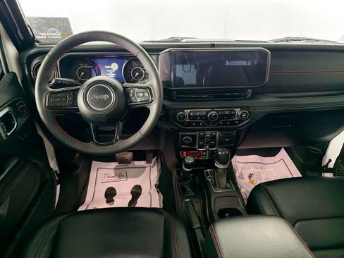 Used 2024 Jeep Wrangler Unlimited Rubicon AWD/4WD image 22
