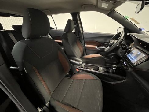 Used 2024 Nissan Kicks SR image 9