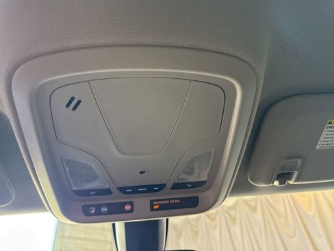 Used 2016 Chevrolet Impala LT image 28