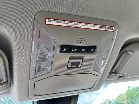 Used 2020 Toyota RAV4 XLE FWD image 28