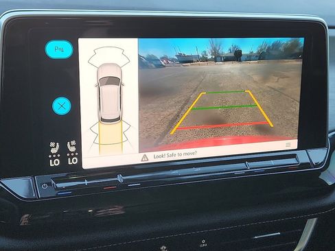 Used 2024 Volkswagen Atlas Cross Sport SE image 7