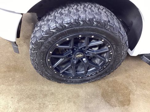 Used 2018 Ford F150 Lariat w/ Equipment Group 502A Luxury AWD/4WD image 26