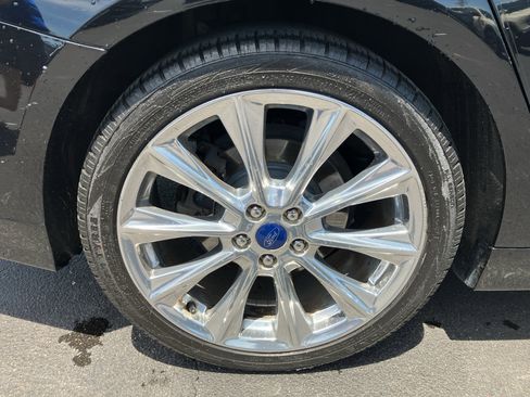 Used 2017 Ford Fusion Platinum FWD image 9