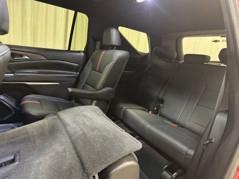 Used 2024 Chevrolet Traverse RS w/ LPO, Floor Liner Package AWD/4WD image 34