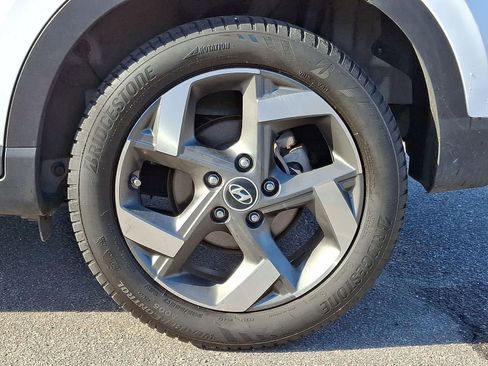 Used 2024 Hyundai Venue SEL image 37