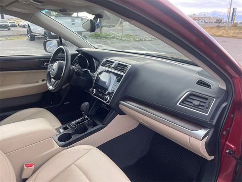 Used 2018 Subaru Outback 3.6R Limited image 16