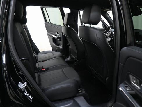 Used 2024 Mercedes-Benz GLB 250 4MATIC image 25