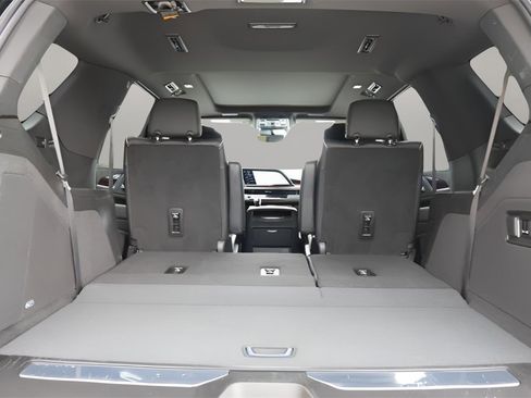 Used 2023 Cadillac Escalade Premium Luxury image 20