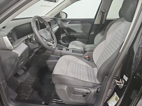New 2026 Volkswagen Tiguan S AWD/4WD image 9