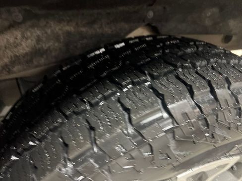 Certified 2025 GMC Sierra 1500 SLT image 11